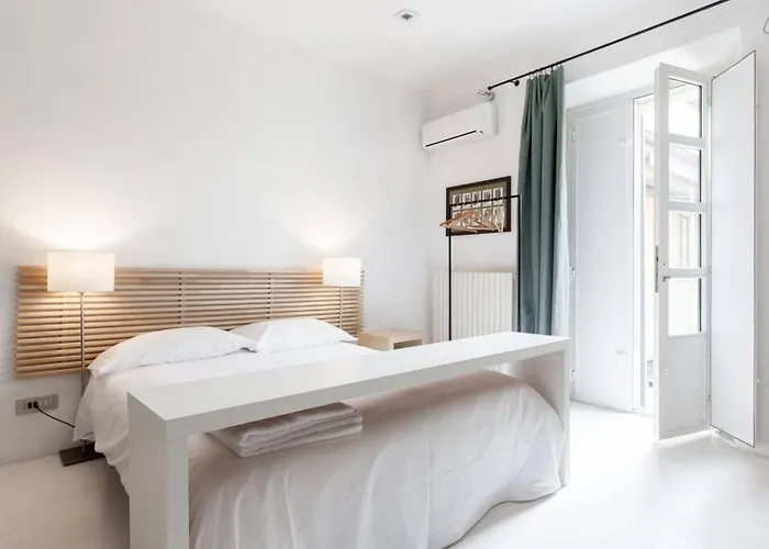 Casa Milano - Rooms And Apartments - Modernist Marvel